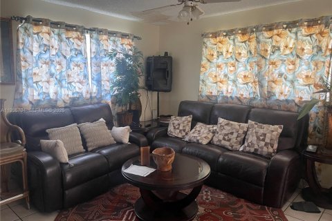 Villa ou maison à vendre à Homestead, Floride: 3 chambres, 98.1 m2 № 2080252 - photo 3