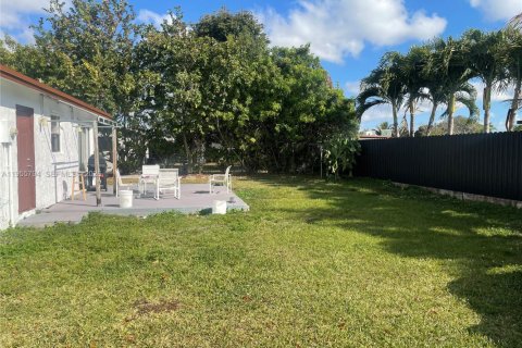 Villa ou maison à vendre à Homestead, Floride: 3 chambres, 98.1 m2 № 2080252 - photo 10