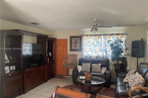 Villa ou maison à vendre à Homestead, Floride: 3 chambres, 98.1 m2 № 2080252 - photo 2