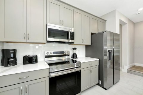Townhouse in Kissimmee, Florida 3 bedrooms, 158.31 sq.m. № 2199274 - photo 8