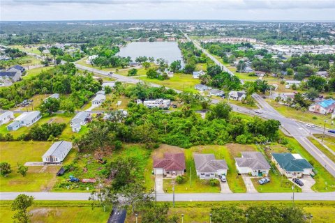 House in Punta Gorda, Florida 3 bedrooms, 108.7 sq.m. № 1888662 - photo 25