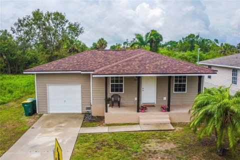 House in Punta Gorda, Florida 3 bedrooms, 108.7 sq.m. № 1888662 - photo 18