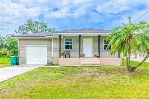 House in Punta Gorda, Florida 3 bedrooms, 108.7 sq.m. № 1888662 - photo 10