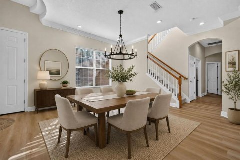Casa en venta en Brandon, Florida, 6 dormitorios, 380.81 m2 № 2140261 - foto 3