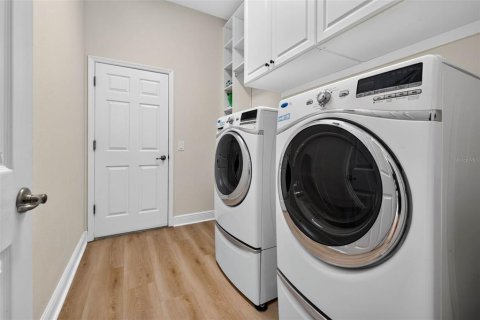 Casa en venta en Brandon, Florida, 6 dormitorios, 380.81 m2 № 2140261 - foto 27