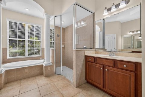 Casa en venta en Brandon, Florida, 6 dormitorios, 380.81 m2 № 2140261 - foto 23