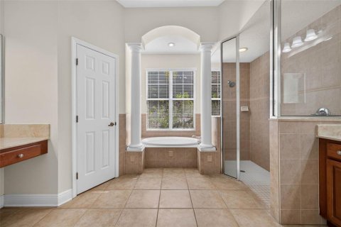 Casa en venta en Brandon, Florida, 6 dormitorios, 380.81 m2 № 2140261 - foto 22