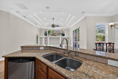 Casa en venta en Brandon, Florida, 6 dormitorios, 380.81 m2 № 2140261 - foto 14
