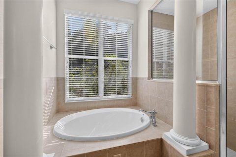 Casa en venta en Brandon, Florida, 6 dormitorios, 380.81 m2 № 2140261 - foto 25