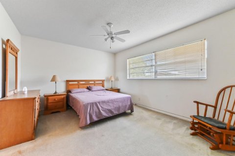 Condo in Lauderhill, Florida, 2 bedrooms  № 2193854 - photo 16