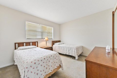 Condo in Lauderhill, Florida, 2 bedrooms  № 2193854 - photo 15