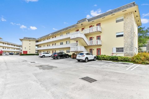 Condo in Lauderhill, Florida, 2 bedrooms  № 2193854