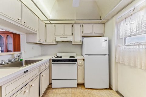 Condo in Lauderhill, Florida, 2 bedrooms  № 2193854 - photo 6