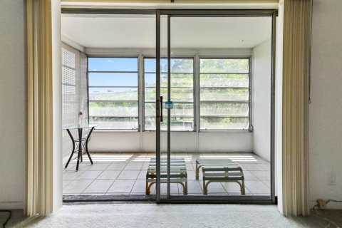 Condo in Lauderhill, Florida, 2 bedrooms  № 2193854 - photo 19