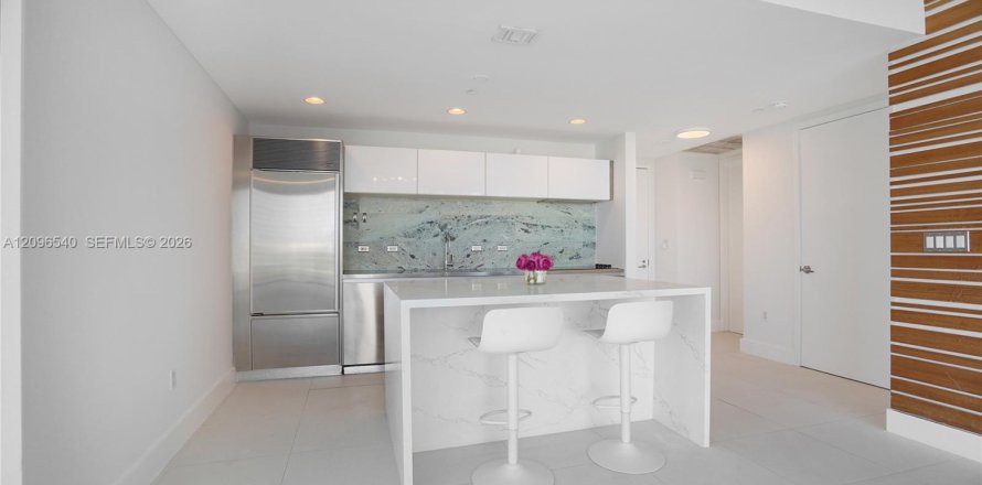 Condo à Miami, Floride, 2 chambres № 2390415