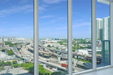 Copropriété à louer à Miami, Floride: 2 chambres, 104.33 m2 № 2390415 - photo 9