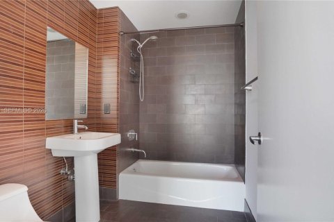 Copropriété à louer à Miami, Floride: 2 chambres, 104.33 m2 № 2390415 - photo 23