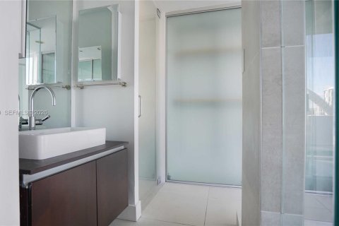 Copropriété à louer à Miami, Floride: 2 chambres, 104.33 m2 № 2390415 - photo 15