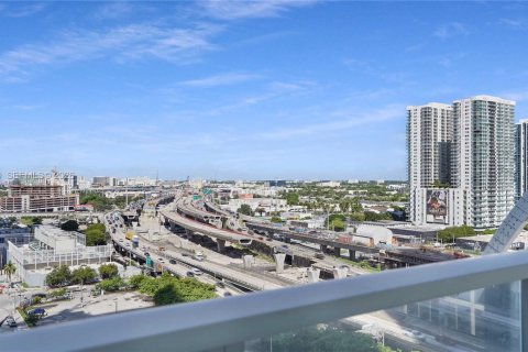 Copropriété à louer à Miami, Floride: 2 chambres, 104.33 m2 № 2390415 - photo 20