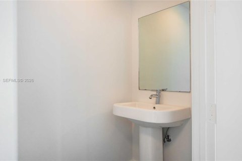 Copropriété à louer à Miami, Floride: 2 chambres, 104.33 m2 № 2390415 - photo 25