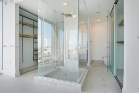 Copropriété à louer à Miami, Floride: 2 chambres, 104.33 m2 № 2390415 - photo 14