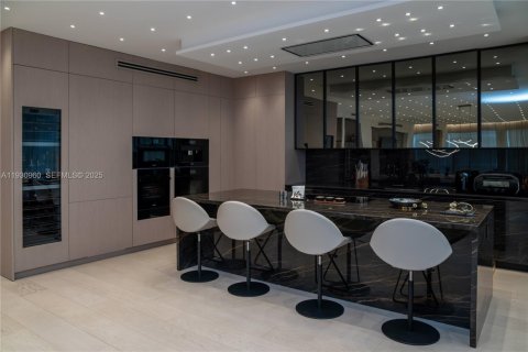 Купить кондоминиум в Бэл-Харбор, Флорида 3 спальни, 288.93м2, № 2249136 - фото 17