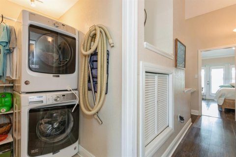 Townhouse in Saint Pete Beach, Florida 2 bedrooms, 136.75 sq.m. № 2108688 - photo 22