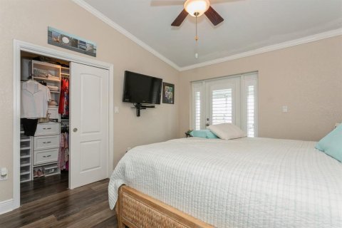 Townhouse in Saint Pete Beach, Florida 2 bedrooms, 136.75 sq.m. № 2108688 - photo 17