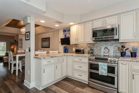 Townhouse in Saint Pete Beach, Florida 2 bedrooms, 136.75 sq.m. № 2108688 - photo 8