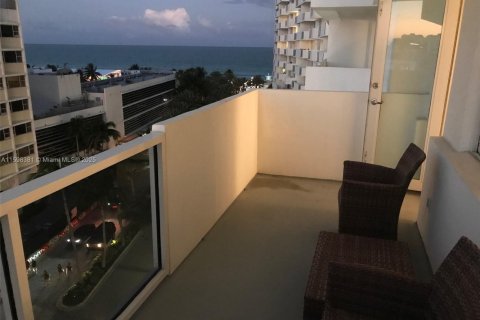 Condominio en alquiler en Miami Beach, Florida, 1 dormitorio, 80.36 m2 № 1963064 - foto 28