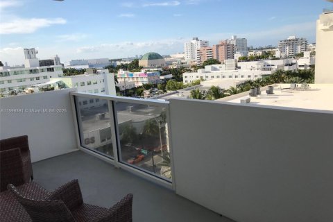 Condominio en alquiler en Miami Beach, Florida, 1 dormitorio, 80.36 m2 № 1963064 - foto 25