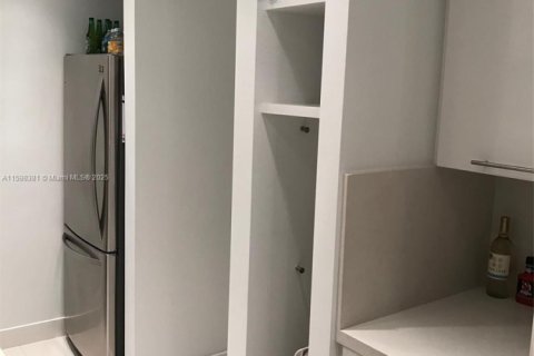 Condominio en alquiler en Miami Beach, Florida, 1 dormitorio, 80.36 m2 № 1963064 - foto 8