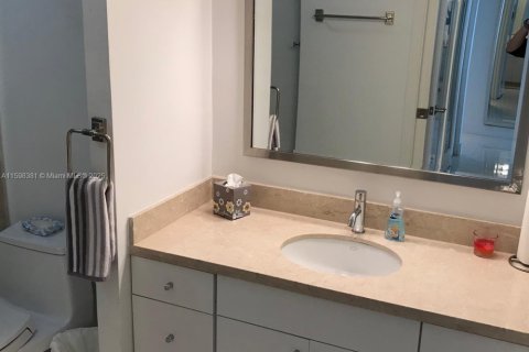 Condominio en alquiler en Miami Beach, Florida, 1 dormitorio, 80.36 m2 № 1963064 - foto 16