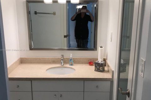 Condominio en alquiler en Miami Beach, Florida, 1 dormitorio, 80.36 m2 № 1963064 - foto 20