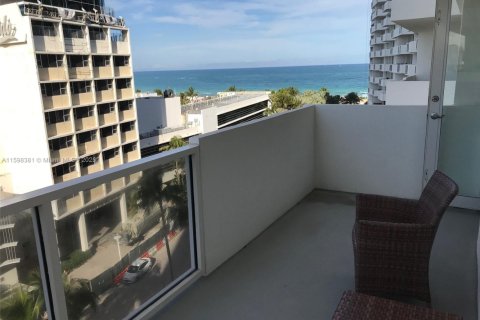 Condominio en alquiler en Miami Beach, Florida, 1 dormitorio, 80.36 m2 № 1963064 - foto 26