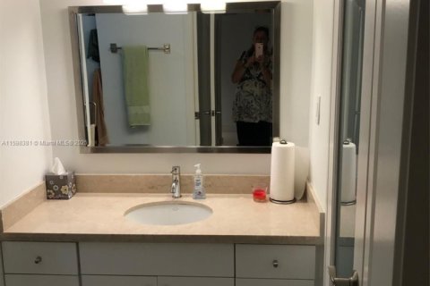 Condominio en alquiler en Miami Beach, Florida, 1 dormitorio, 80.36 m2 № 1963064 - foto 18