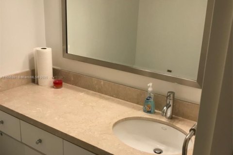 Condominio en alquiler en Miami Beach, Florida, 1 dormitorio, 80.36 m2 № 1963064 - foto 21