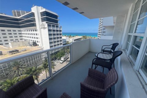 Condominio en alquiler en Miami Beach, Florida, 1 dormitorio, 80.36 m2 № 1963064 - foto 3