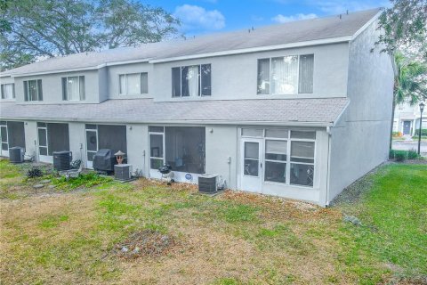 Condo in Brandon, Florida, 2 bedrooms  № 1525805 - photo 16