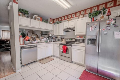 Condo in Brandon, Florida, 2 bedrooms  № 1525805 - photo 7