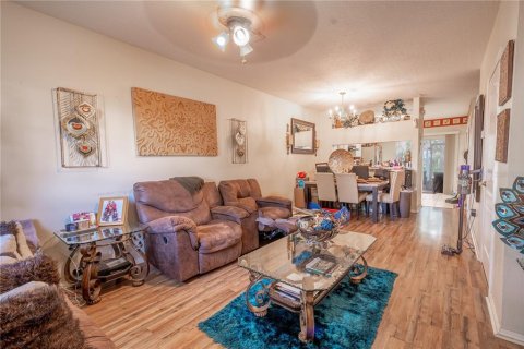 Condo in Brandon, Florida, 2 bedrooms  № 1525805 - photo 4