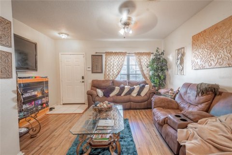 Condo in Brandon, Florida, 2 bedrooms  № 1525805 - photo 3