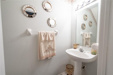 Condo in Brandon, Florida, 2 bedrooms  № 1525805 - photo 8