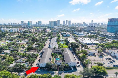 Condo in Hallandale Beach, Florida, 1 bedroom  № 2399987 - photo 23
