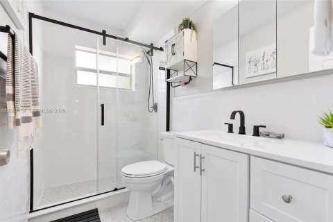 Condo in Hallandale Beach, Florida, 1 bedroom  № 2399987 - photo 12