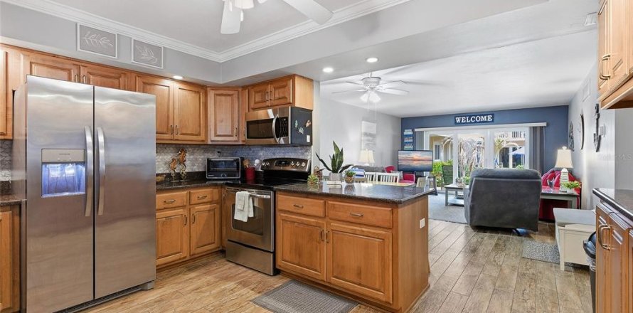 Condo à New Smyrna Beach, Floride, 2 chambres  № 2315101