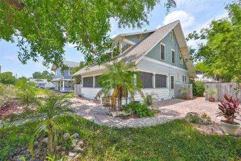 Casa en venta en Saint Petersburg, Florida, 4 dormitorios, 221.48 m2 № 1746410 - foto 2