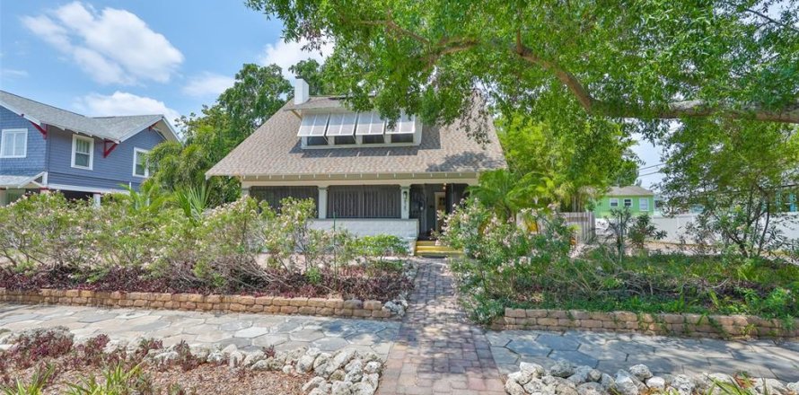 Casa en Saint Petersburg, Florida 4 dormitorios, 221.48 m2 № 1746410