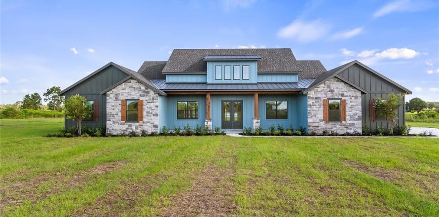 Villa ou maison à Clermont, Floride 4 chambres, 325.25 m2 № 1911251