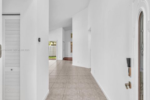 House in Weston, Florida 3 bedrooms, 155.05 sq.m. № 1986397 - photo 3